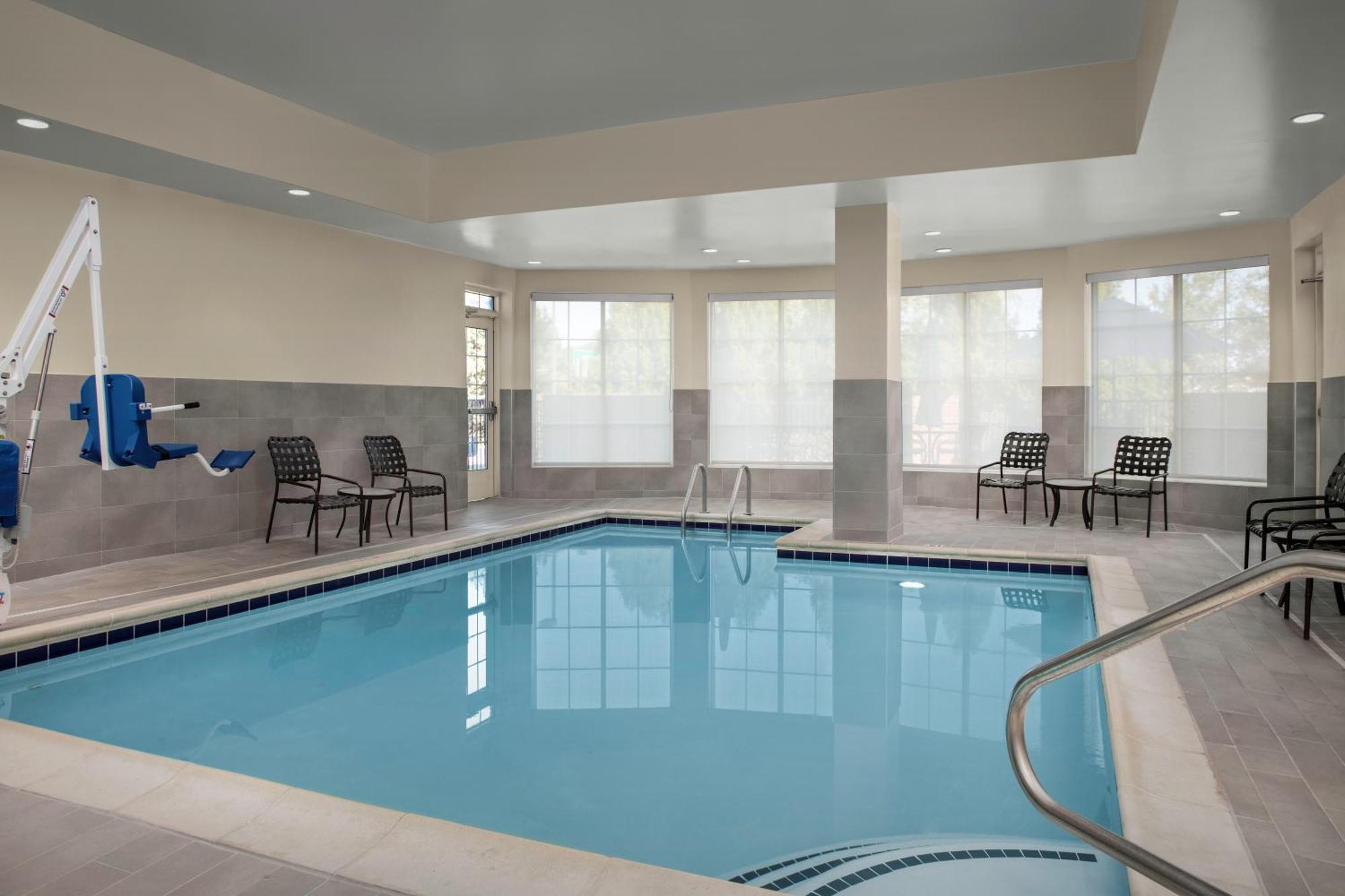 Hilton Garden Inn Fredericksburg Bagian luar foto