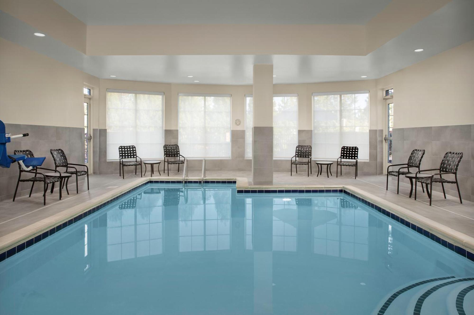 Hilton Garden Inn Fredericksburg Bagian luar foto